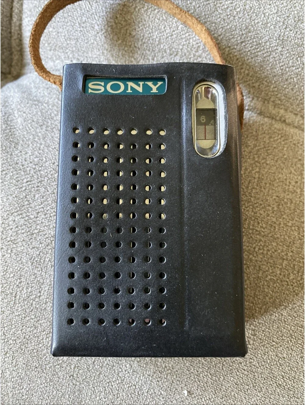 VTG Sony AM Solid State 2R-31 Radio Tested Works Silver W/Leather Case